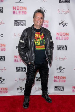 Müzisyen Matt Barry, Los Angeles Müzik Salonu 'nda 