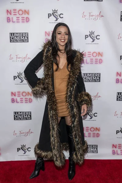 女演员亚洲 Lynn Pitts 出席了2023年3月9日在洛杉矶Lumiere音乐厅 Lumiere Music Hall 举行的 Neon Bleed — 图库照片