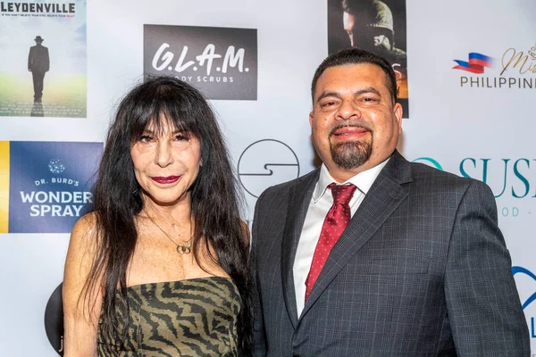 Ava Heart の創設者Ava KaufmanとディレクターRicky OropezaがSuzanne Delaurentiis第15回Pre Oscar GalaとGiving Suiteに出席して 2023年3月10日にカリフォルニア州ロサンゼルスのLuxe — ストック写真