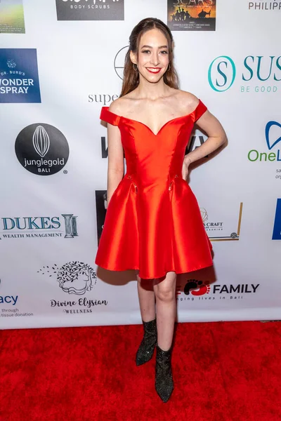 女優サシャ アンは スザンヌ デローレンスに出席します15毎年恒例のプレオスカーガラとルクスホテルで退役軍人を表彰するための贈り物スイート ロサンゼルス 2023年3月10日 — ストック写真