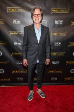 Yazar Greg Cope White, 18 Mart 2023 'te Hollywood Post 43' te 