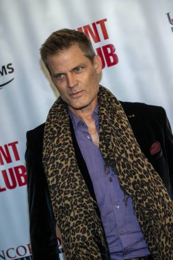 Aktris Isabella Blake-Thomas, yönetmen Elizabeth Blake-Thomas, 28 Mart 2023 tarihinde TCL Çin Tiyatrosu 'nda Latigo Film Av Kulübü' nün dünya prömiyerine katıldı.