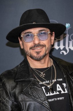 Aktör Patricio Doren, 4 Nisan 2023 'te TCL Çin Tiyatrosu' nda Vaja World Premiere Video klibine katıldı.