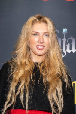 Aktris Erin Gavin, 4 Nisan 2023 'te TCL Çin Tiyatrosu' nda Vaja World Premiere Müzik Videosu 'na katıldı.