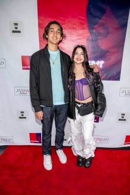 Şarkıcı / Müzisyen Bilge Sam, şarkıcı Sienna Melgosa, 12 Haziran 2023 'te The Federal, Los Angeles' ta Kendall Rae Ricci 'nin 