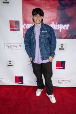 Nüfuzlu JJ Hennessey, 12 Haziran 2023 'te Federal, Los Angeles' ta Kendall Rae Ricci 'nin 