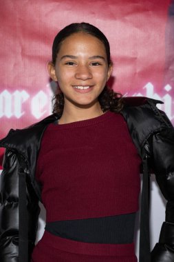 Şarkıcı / DJ Ariella Byrd, Kendall Rae Ricci 'nin 