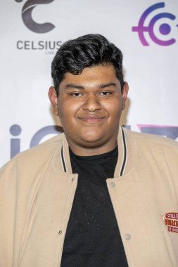 Aktör Axel Chico, Zigazoo ve Teen Beat Media 'nın sunduğu 