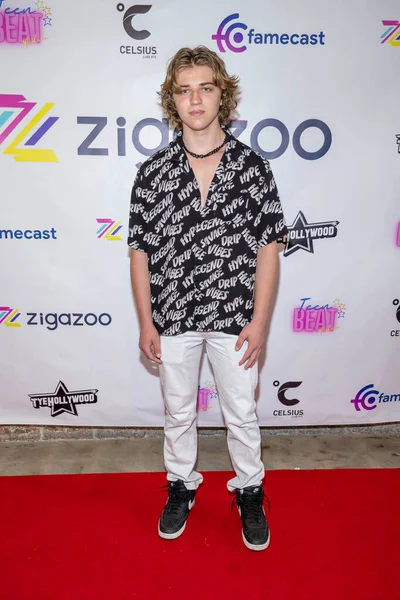 Actor Marik Knight Adopts Kick Summer Party Presented Zigazoo Teen — 스톡 사진