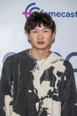 Etkilenen Ryan Tang, Zigazoo ve Teen Beat Media 'nın sunduğu 