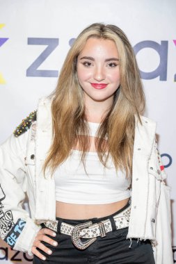 Şarkıcı Desi G, Zigazoo ve Teen Beat Media 'nın sunduğu 