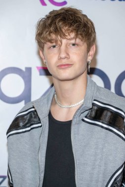 Şarkıcı Stefan Benz, Zigazoo ve Teen Beat Media 'nın sunduğu 