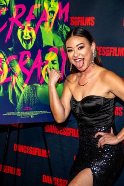 Aktris Mandie Cheung, Filmlerle Dans Eden Feminist Korku Komedisi Çığlık atarak TCL Çin Tiyatrosu 'nda prömiyere katıldı.