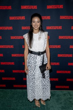 Aktris Catherine Lidstone, Filmlerle Dans Eden Feminist Korku Komedisi Çığlık ThERAPY prömiyerine TCL Çin Tiyatrosu 'nda katıldı.