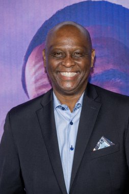 Aktör Tyrone Dubose, Los Angeles Cinemark Baldwin Hills 'deki Los Angeles Prömiyer Yönetmeni Anthony Bawn TV Serisi' ne katıldı.
