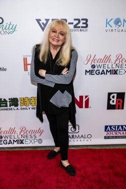 Aktris Sally Struthers, Hilton Los Angeles San Gabriel, Los Angeles 'ta düzenlenen Mega Mix Sağlık ve Güzellik Fuarı' na katıldı.