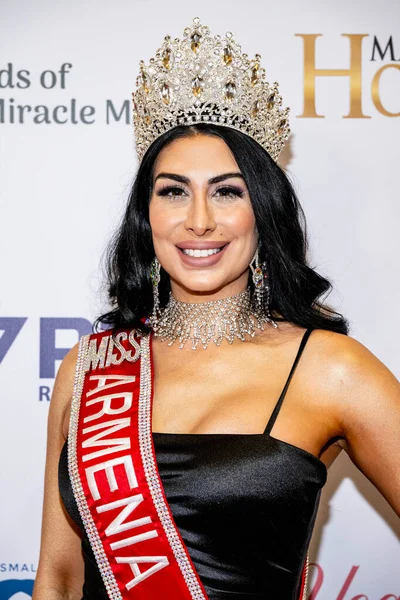Miss Armenien 2023 Michelle Beach Besucht Mega Mix Expo Gesundheit — Stockfoto