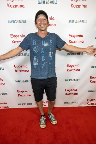 Actor Comedian Marc Gordon Attends Modelmom Book Signing Eugenia Kuzmina — Stock Photo, Image