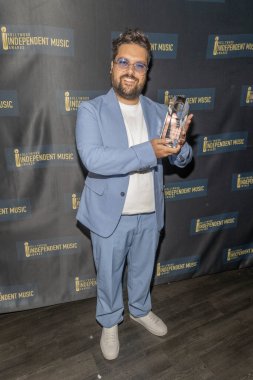 Gitarist Carlos Garo, 17 Ağustos 2023 'te Avalon Hollywood, Los Angeles' ta düzenlenen Yıllık Hollywood Bağımsız Müzik Ödüllerine katıldı.