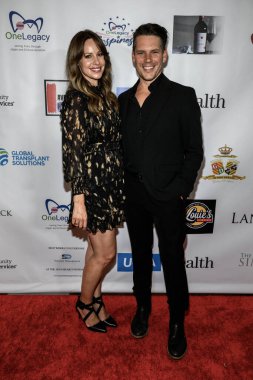 Şarkıcılar Jenn ve Tom Korbee, Taglyan Kompleksi, Los Angeles, CA 24 Ağustos 2023 'te düzenlenen OneLegacy Yıllık Ava' nın Kalp Ödülü Galasına katıldılar.