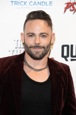 Aktör David Josh Lawrence Los Angeles Film prömiyerine katılıyor. Travma Terapisi / Psikoz Güzel Sanatlar Tiyatrosu, Los Angeles, CA 29 Ağustos 2023