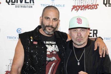Yapımcı Judah Ray, Aktör Vince Lozano Los Angeles Film prömiyerine katıldı Travma Terapisi / Psikoz Güzel Sanatlar Tiyatrosu, Los Angeles, CA 29 Ağustos 2023
