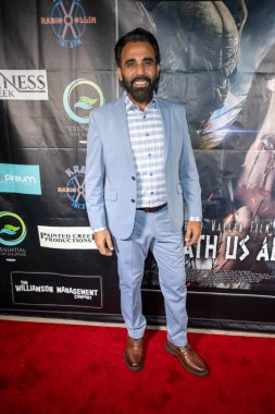 Aktör Iyad Hajjaj Los Angeles Film Premiere BENEATH US Hepsi Laemmles Town Center 5, Los Angeles, CA 14 Eylül 2023