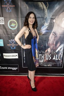 Aktris Vida Ghaffari Los Angeles Film Premiere BENEATH US 'e katılıyor. Hepsi Laemmles Town Center 5, Los Angeles, CA 14 Eylül 2023