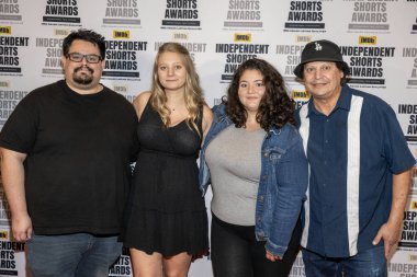 Life Like This 'in yapımcıları 16 Eylül 2023' te Regal Cinemas, Los Angeles 'ta düzenlenen 2023 Indie Short Film Ödülleri ve Leydenville Gösterimi' ne katılıyor.