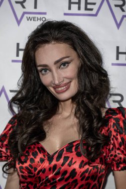 Aktris model Eteri Shergeliia, 12 Ekim 2023 'te Heart Night Club, Los Angeles' ta düzenlenen Pound Town güreş prömiyerine katıldı.