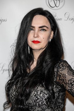 Aktris Alexis Kiley, Couture Designer Symone Prince 'e katıldı ve The Britely, Los Angeles, CA 19 Ekim 2023' te VIP koleksiyonunu sundu.