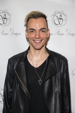 Müzisyen Ilia Yordanov, Özel Tasarımcı Symone Prince 'in The Britly, Los Angeles, CA 19 Ekim 2023' deki son VIP koleksiyonunu sunar.