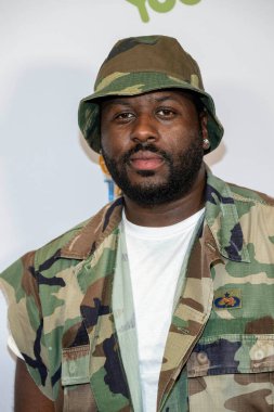 Yönetmen Jahmar Hill, 20 Ekim 2023 'te The Beehive, Los Angeles' ta düzenlenen Küresel Gençlik Film Festivali 'ne katıldı.