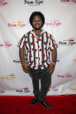 Yaratıcı Yönetmen Xavier Sevdiği Mezuniyet Sergisi Sınırsız Şans Kumaşı Karıştırıcısı Özel Konutta, Los Angeles, 11 Kasım 2023