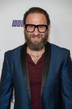 Yapımcı Ben Stranaham, 9 Kasım 2023 'te Los Angeles, Westwood' daki Regency Village Theatre 'da Çıplak Şemsiye Maceraları' nın dünya prömiyerine katıldı.