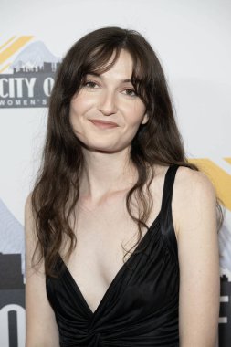 Aktris Camille Wormser, Bella Blanca Olay Merkezi, Los Angeles, CA 12 Kasım 2023 'te düzenlenen 2023 Melekler Şehri Kadın Film Festivali Ödül Töreni' ne katıldı.