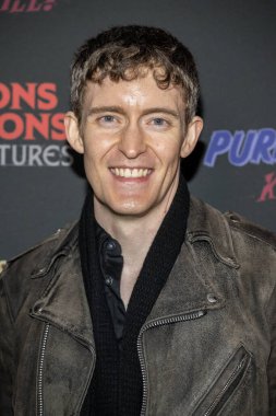 Aktör Andrew Krug, E.P. 'de Zindanlar ve Ejderhalar Maceraları gösterimine katıldı. ve L.P. çatısı, Los Angeles, CA 13 Kasım 2023