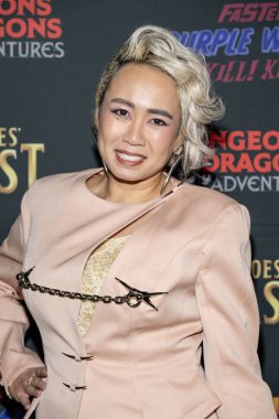 Oyun oyuncusu Michelle Nguyen Bradley E.P. 'de Zindanlar ve Ejderhalar Maceraları gösterimine katılıyor. ve L.P. çatısı, Los Angeles, CA 13 Kasım 2023