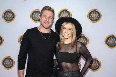 Besteci Joanne Higginbottom ve Cody Mobley 15 Kasım 2023 'te Avalon Hollywood, Los Angeles' ta Medya Ödülleri 'nde 14. Hollywood Müzik' e katıldı.