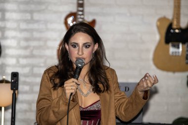  Max Events sunar Komedi Modelleri SIXTY Beverly Hills, Los Angeles, CA 17 Kasım 2023