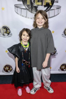  Aktörler Lucy ve Ollie Robinson, Şaban Tiyatrosu 'nda düzenlenen 2023 Yıllık Genç Eğlence Ödülleri' ne katıldılar.