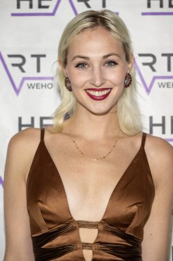 Stilist Vita Horwitz, J. Michael Arnoldi 'nin doğum günü partisi Bash and Toy Drive' a katılıyor. 9 Aralık 2023 'te Batı Hollywood, Los Angeles' taki Heart WeHo Gece Kulübü 'nde G Tom Mac performansı sergileniyor.