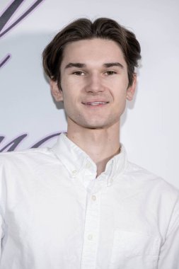 Dansçı İvan Sinelnikov, 17 Aralık 2023 'te Porsche Downtown, Los Angeles' ta Oyuncak Yardım Gecesi ve Nikol Strong 'un Doğum Günü Partisi' ne katıldı.