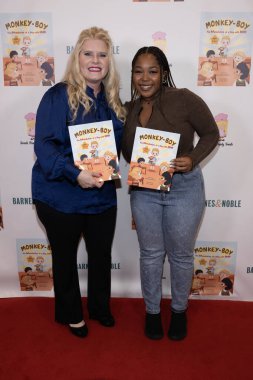 Yazar Rachele Sweetser, Aktris Jessica Mikyla, yazar Rachele Sweetser 'ın 