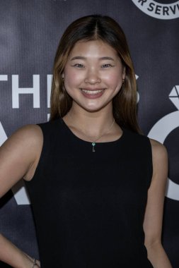 Aktris Caitlin Kim, 30 Ocak 2024 'te Look Cinema Glendale, Los Angeles' ta 