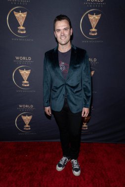 Aktör Kash Hovey, The Soiree tarafından The Bourbon Room, Los Angeles, CA 'da sunulan 2024 World Entertainment Awards Afterparty' a katıldı.