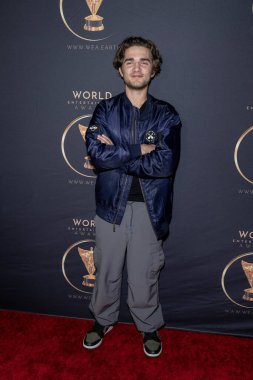 Zen Scott Feldman, The Soiree tarafından The Bourbon Room, Los Angeles, CA 'da sunulan 2024 World Entertainment Awards Afterparty' e katıldı.