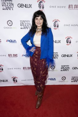 TV sunucusu Annabelle Azade, 5 Şubat 2024 'te Los Angeles, Ziggy Oteli' nde Christine Peake 'in 