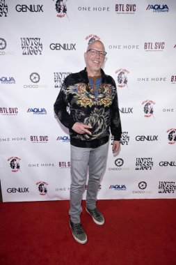 Music Exec James Mattern, 5 Şubat 2024 'te Hotel Ziggy, Los Angeles' ta Christine Peake 'in 