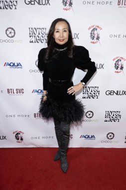 LuxSecondSnob CEO 'su Suzie Kim, 5 Şubat 2024' te Hotel Ziggy, Los Angeles 'ta Christine Peake' in 